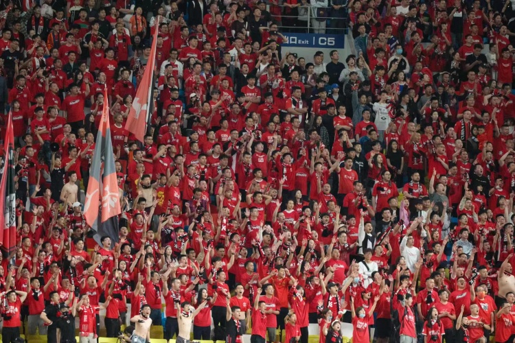 川媒:41637人!凤凰山入场观众创启用以来官方播报人数纪录